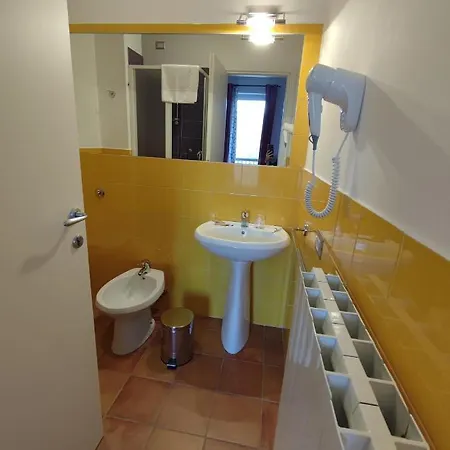 לינה וארוחת בוקר Casa Hermitage 3*